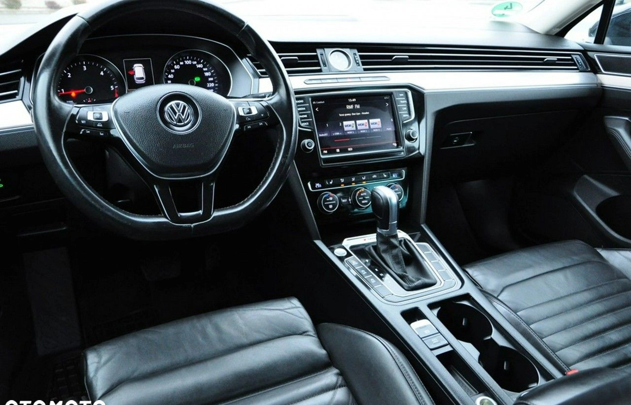 Volkswagen Passat cena 59900 przebieg: 269000, rok produkcji 2014 z Wojcieszów małe 781